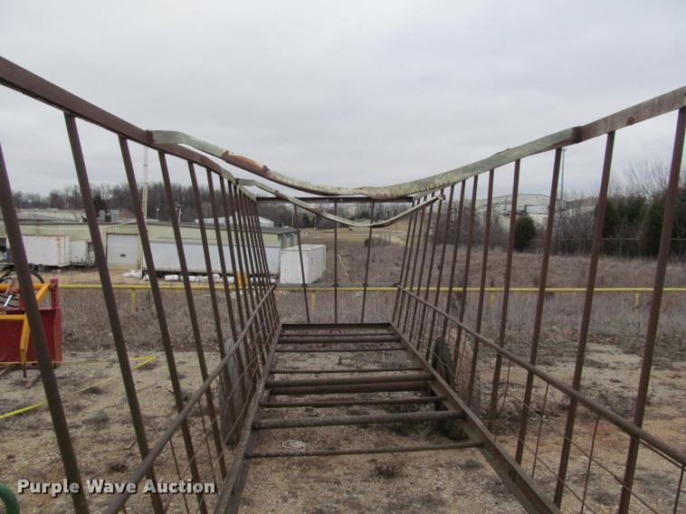 image for item BT9117 Feeder trailer