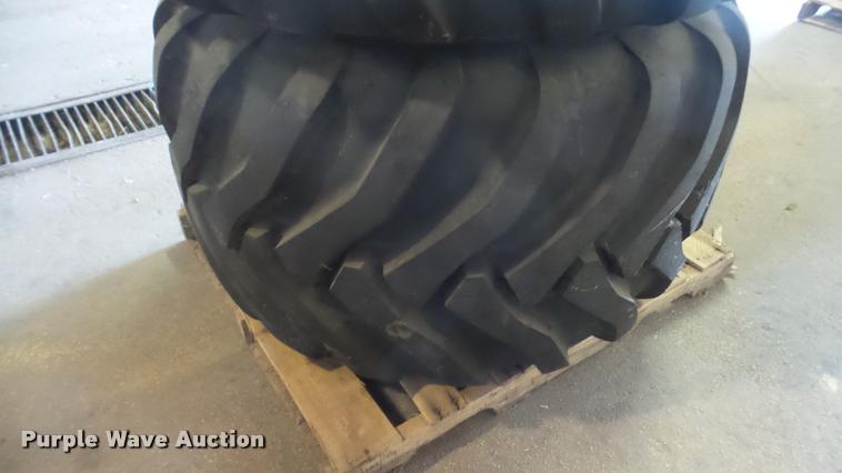 image for item BU9372 (2) Alliance 700/50-22.5 tires and wheels