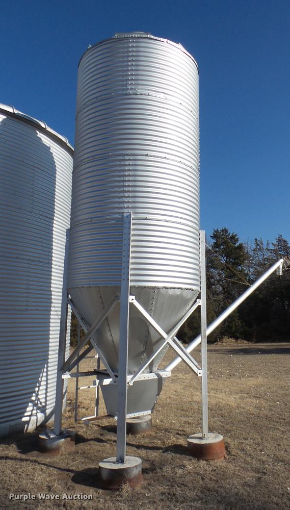 image for item DA0264 Galvanized steel bottom hopper bin