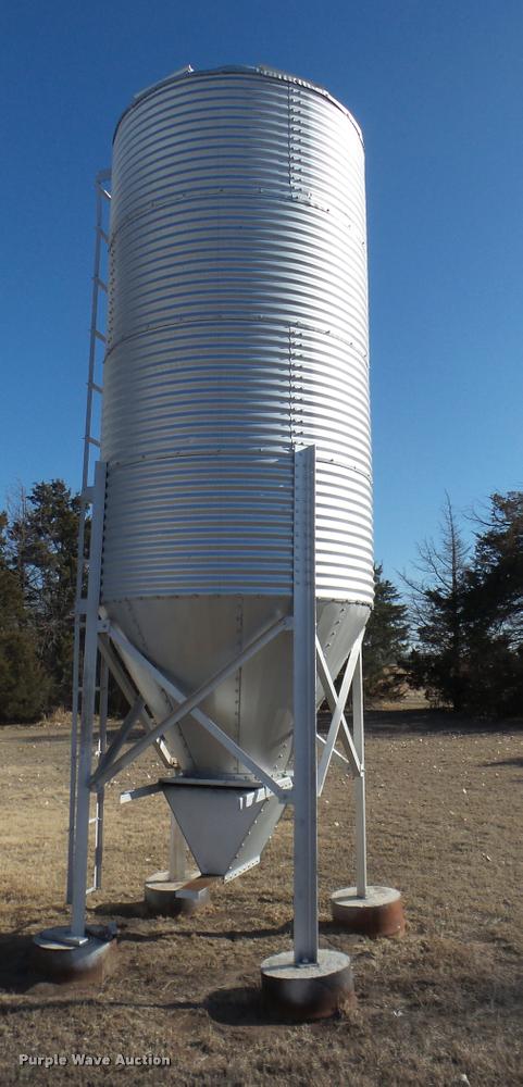 image for item DA0264 Galvanized steel bottom hopper bin