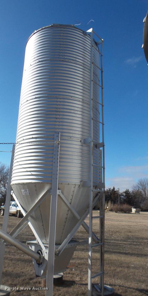 image for item DA0264 Galvanized steel bottom hopper bin