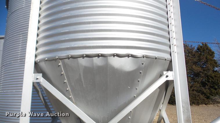 image for item DA0264 Galvanized steel bottom hopper bin