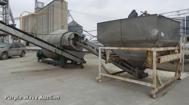 image for item DA3283 Doyle 320HE fertilizer blender