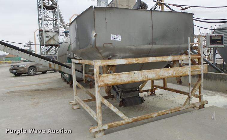 image for item DA3283 Doyle 320HE fertilizer blender