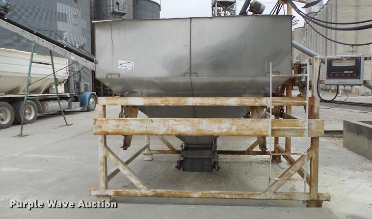 image for item DA3283 Doyle 320HE fertilizer blender