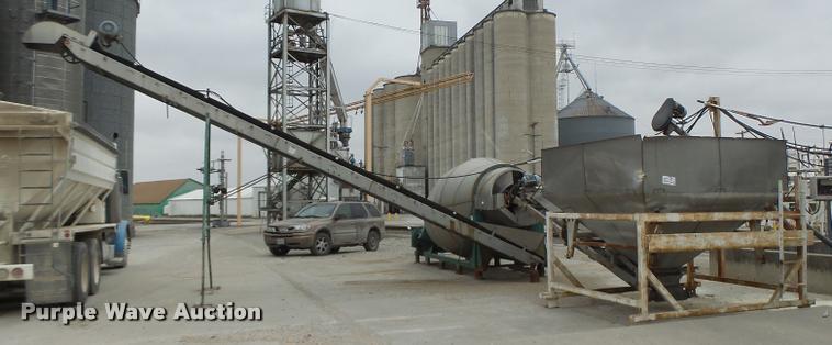 image for item DA3283 Doyle 320HE fertilizer blender