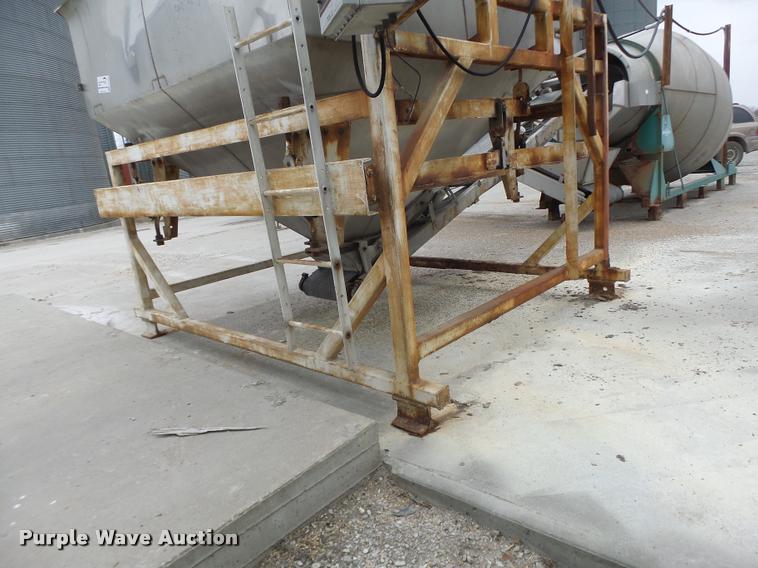 image for item DA3283 Doyle 320HE fertilizer blender