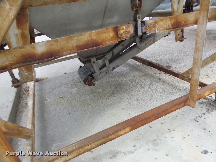 image for item DA3283 Doyle 320HE fertilizer blender