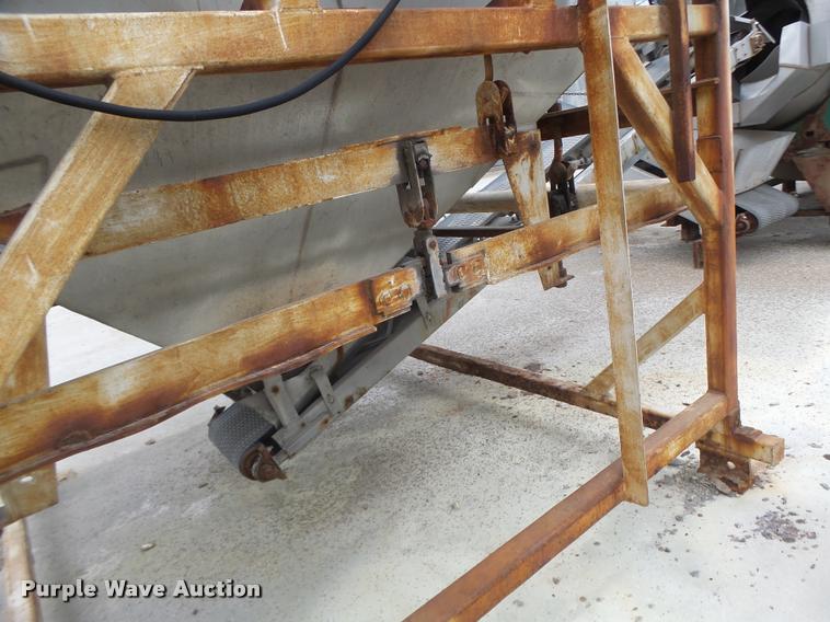 image for item DA3283 Doyle 320HE fertilizer blender