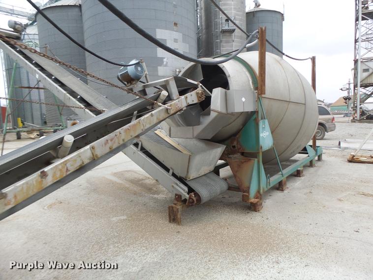 image for item DA3283 Doyle 320HE fertilizer blender