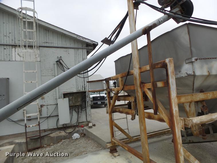 image for item DA3283 Doyle 320HE fertilizer blender