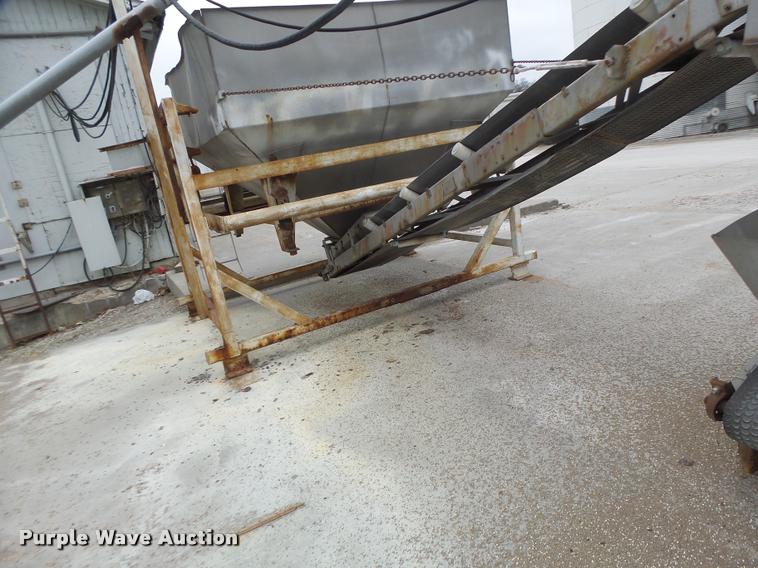 image for item DA3283 Doyle 320HE fertilizer blender