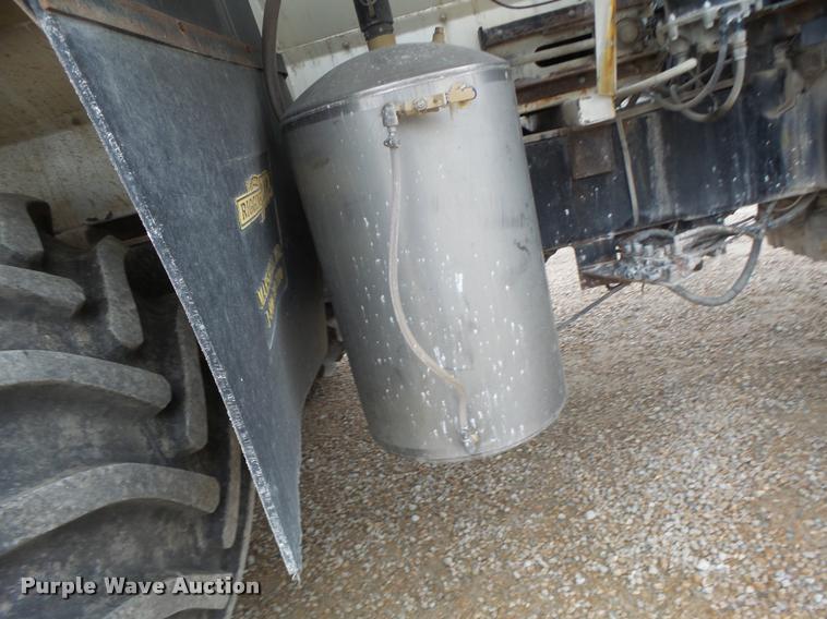 image for item DA3289 1996 Tyler 3275 self-propelled applicator