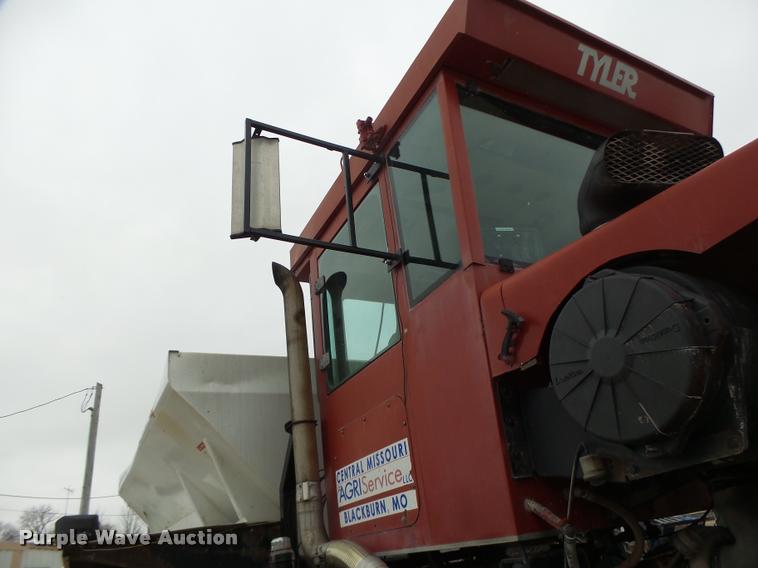 image for item DA3289 1996 Tyler 3275 self-propelled applicator