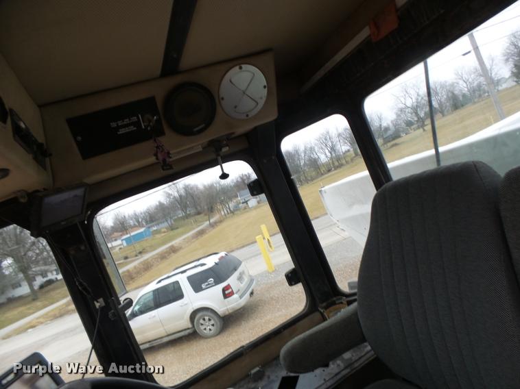 image for item DA3289 1996 Tyler 3275 self-propelled applicator