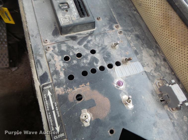 image for item DA3289 1996 Tyler 3275 self-propelled applicator