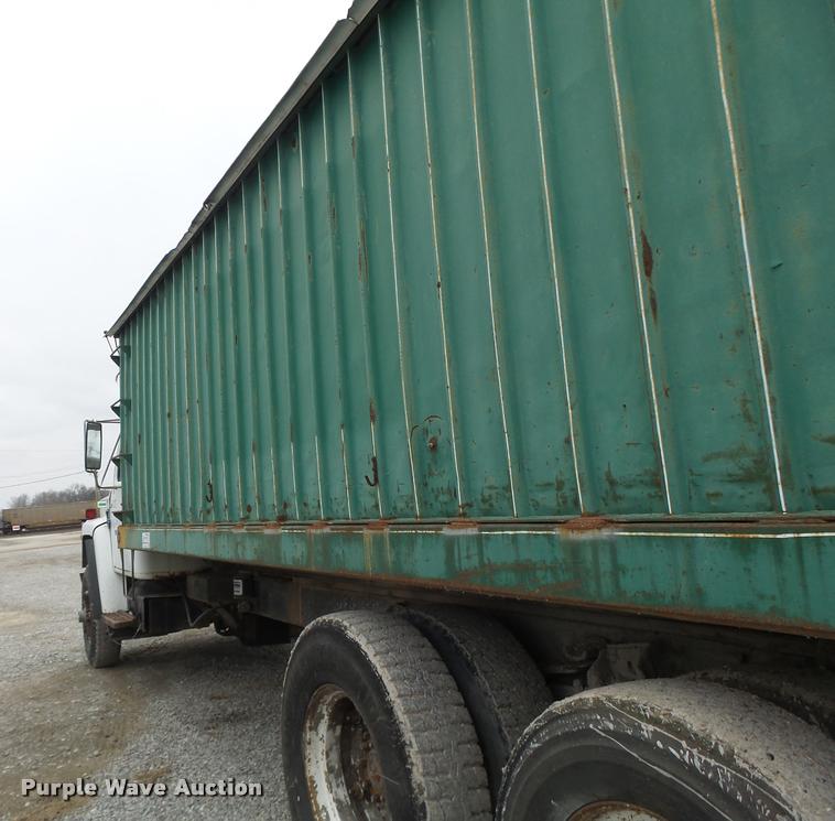 image for item DA3299 1979 International 1854 grain truck