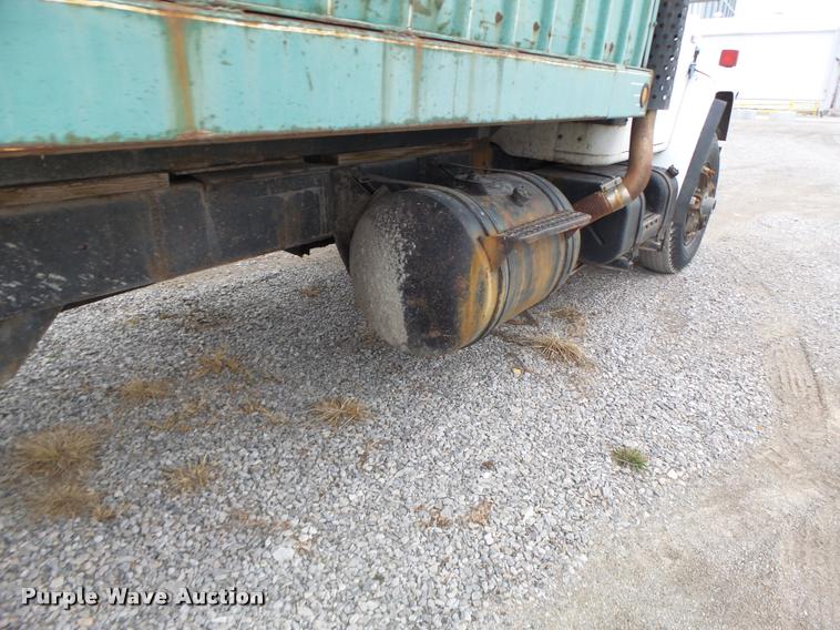 image for item DA3299 1979 International 1854 grain truck