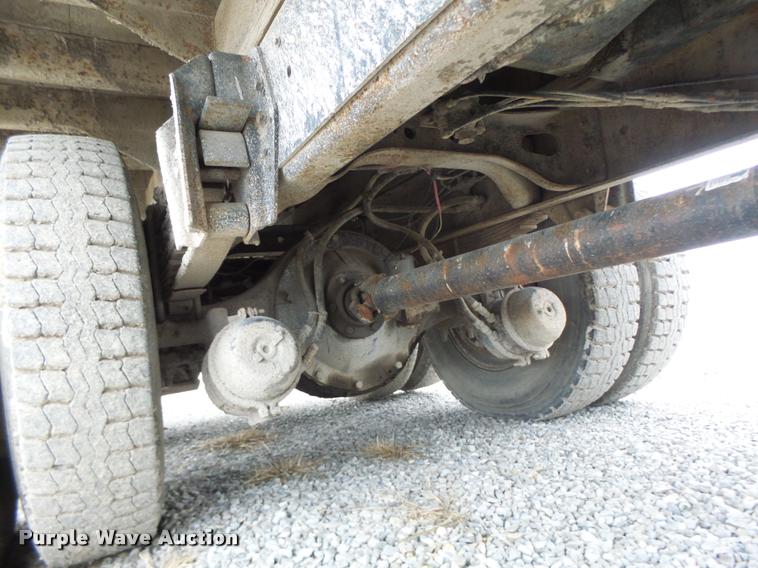 image for item DA3299 1979 International 1854 grain truck