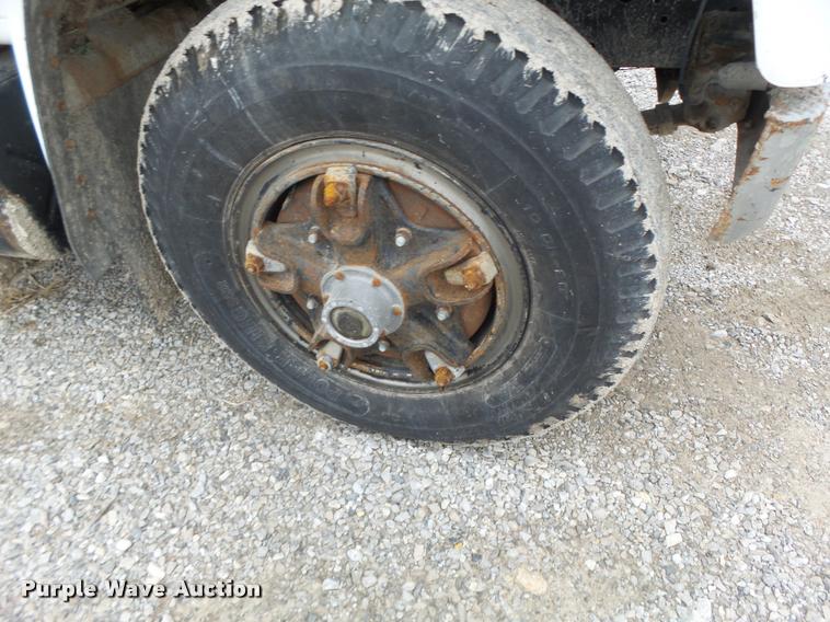 image for item DA3299 1979 International 1854 grain truck