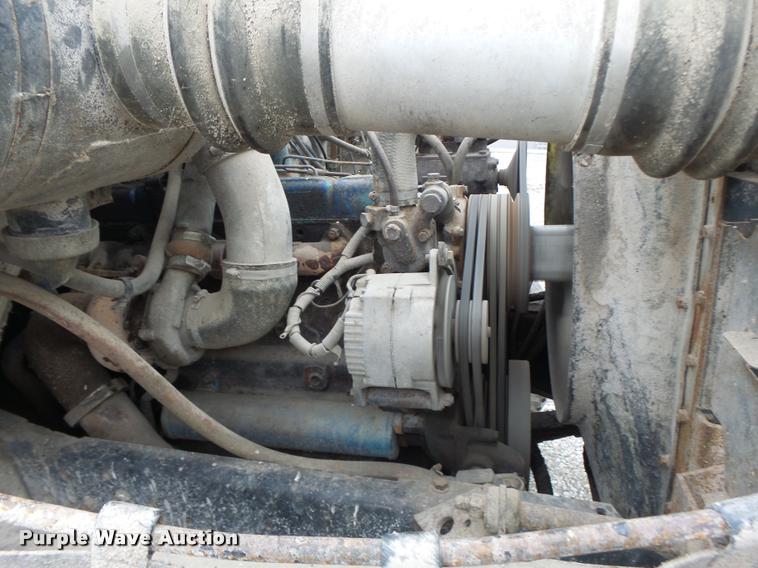 image for item DA3299 1979 International 1854 grain truck