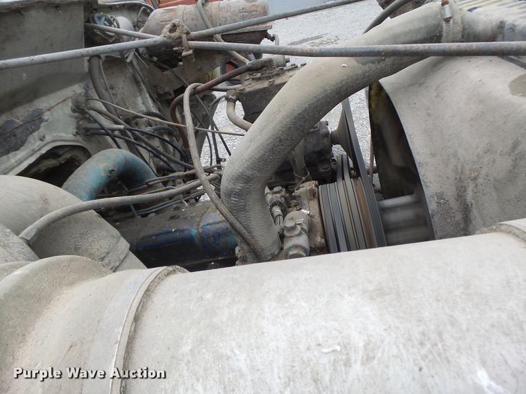 image for item DA3299 1979 International 1854 grain truck