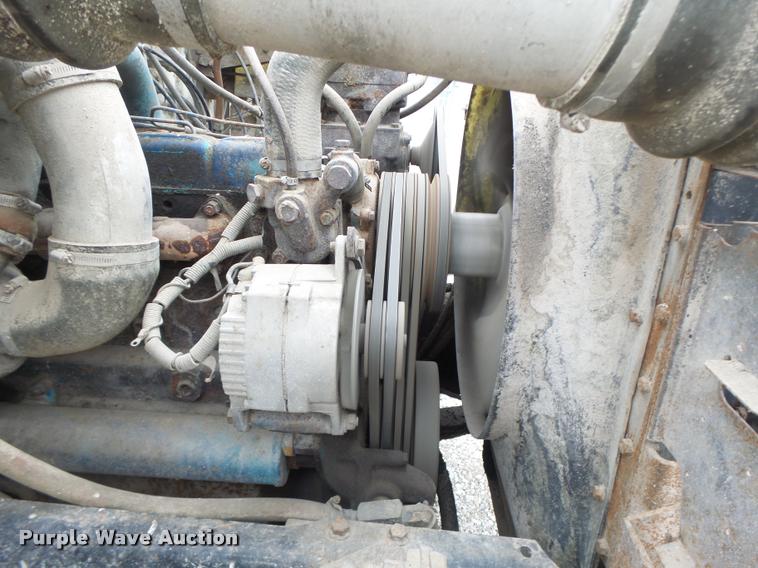 image for item DA3299 1979 International 1854 grain truck