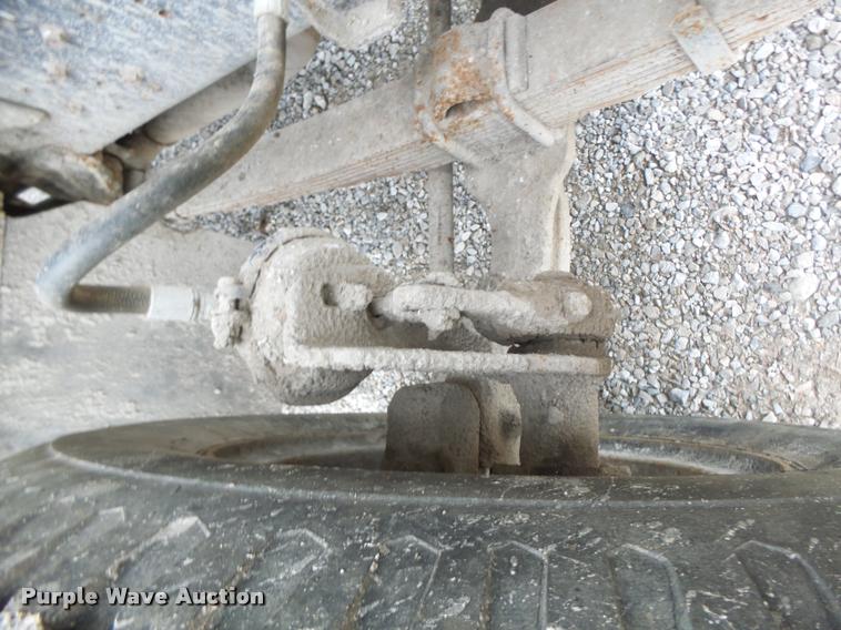 image for item DA3299 1979 International 1854 grain truck