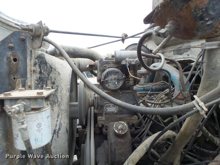 image for item DA3299 1979 International 1854 grain truck