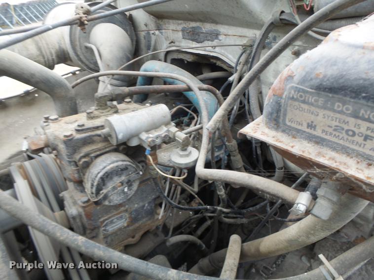 image for item DA3299 1979 International 1854 grain truck