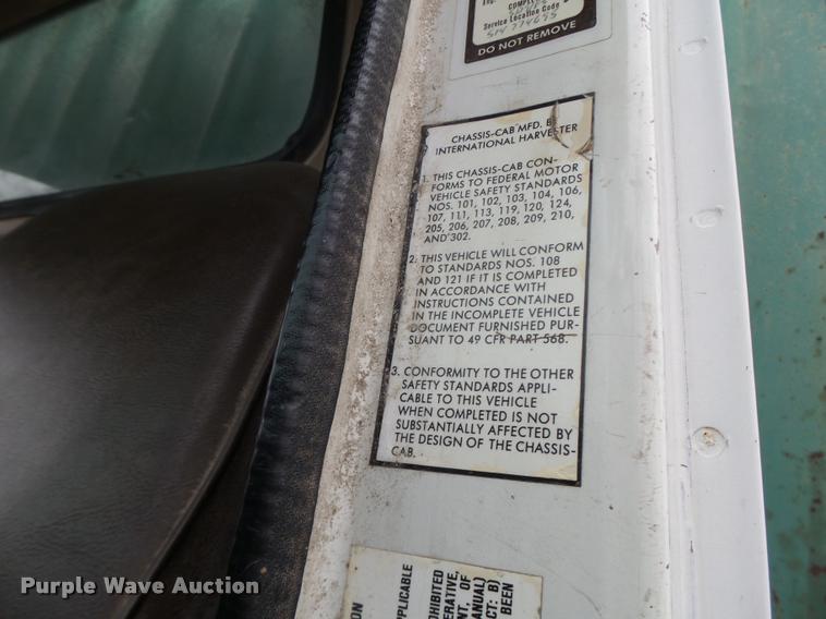 image for item DA3299 1979 International 1854 grain truck