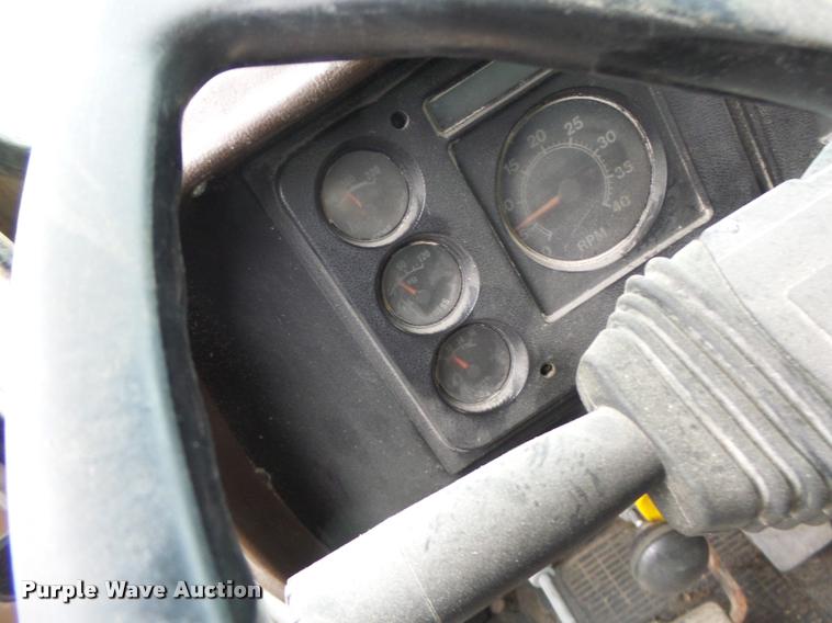 image for item DA3299 1979 International 1854 grain truck