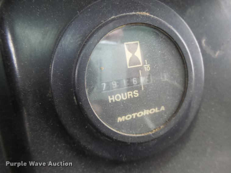 image for item DA3299 1979 International 1854 grain truck