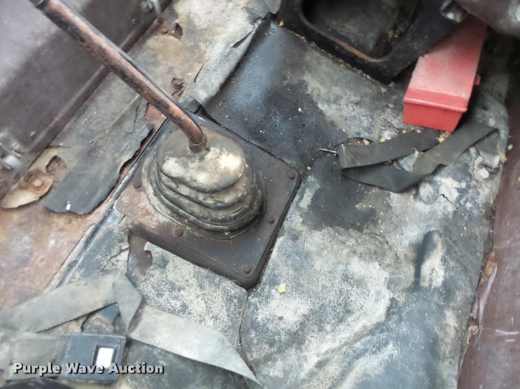 image for item DA3299 1979 International 1854 grain truck