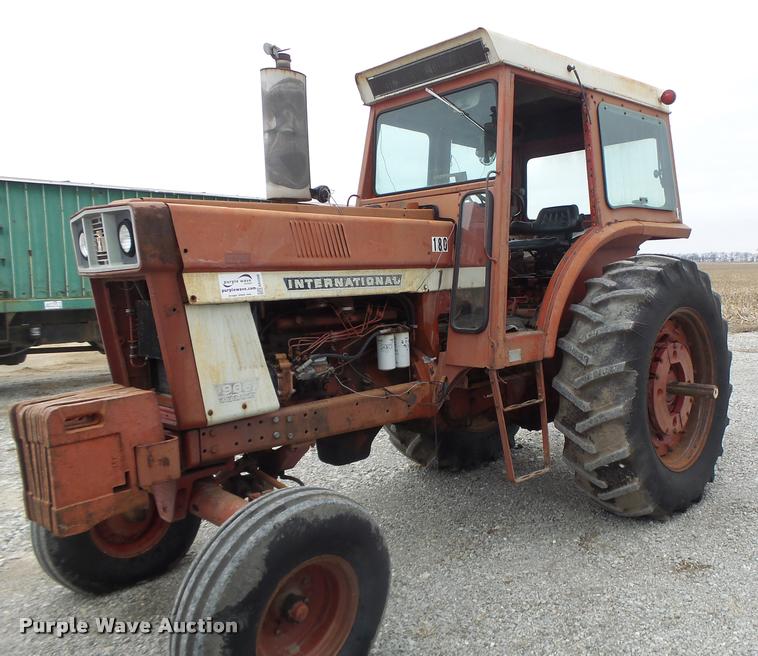 image for item DA3300 International 966 tractor