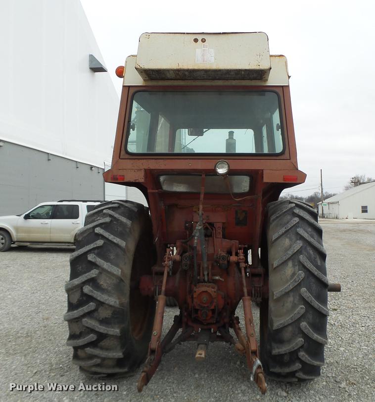 image for item DA3300 International 966 tractor