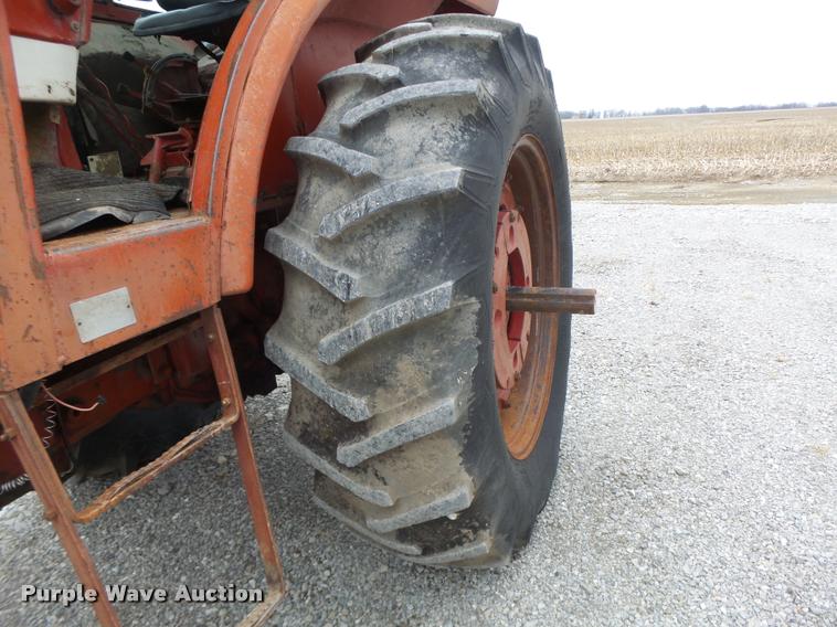 image for item DA3300 International 966 tractor