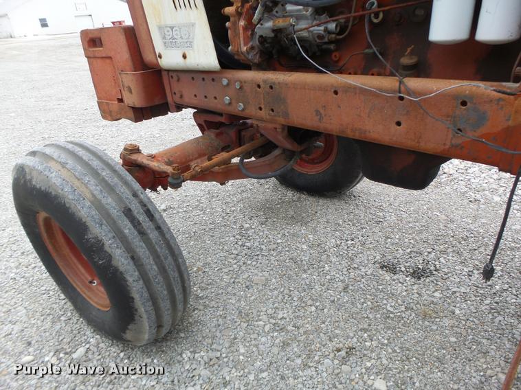 image for item DA3300 International 966 tractor
