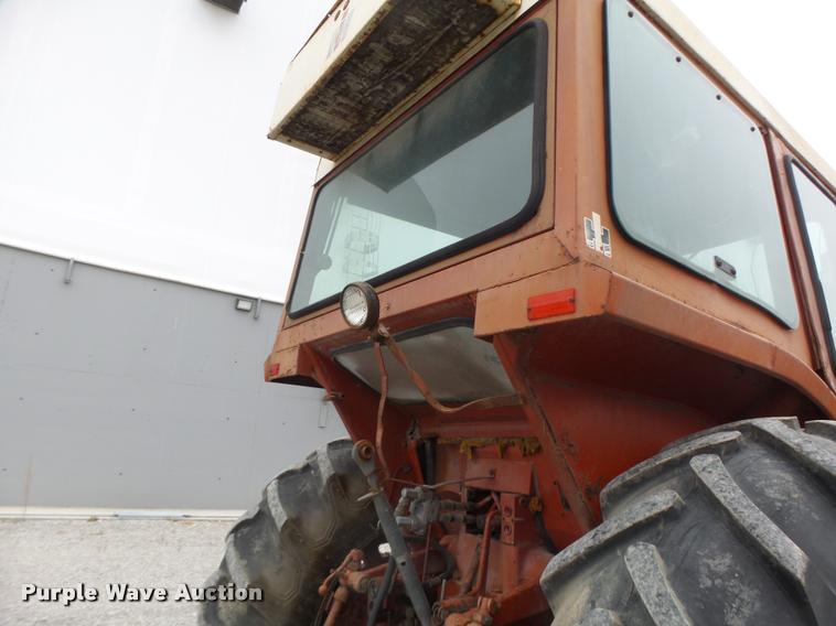 image for item DA3300 International 966 tractor