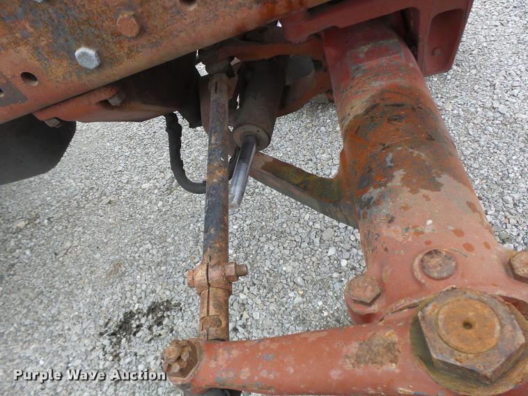 image for item DA3300 International 966 tractor