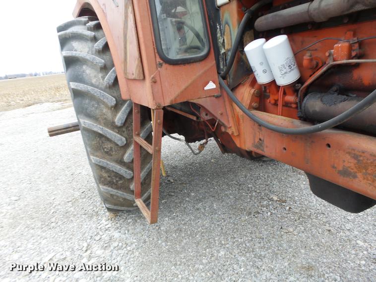 image for item DA3300 International 966 tractor