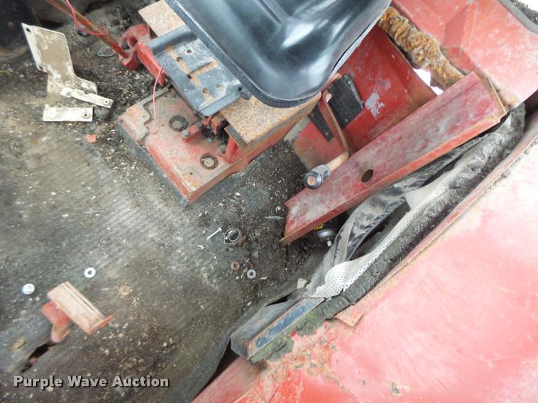 image for item DA3300 International 966 tractor