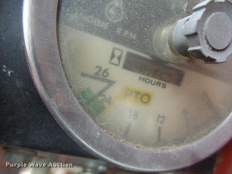 image for item DA3300 International 966 tractor