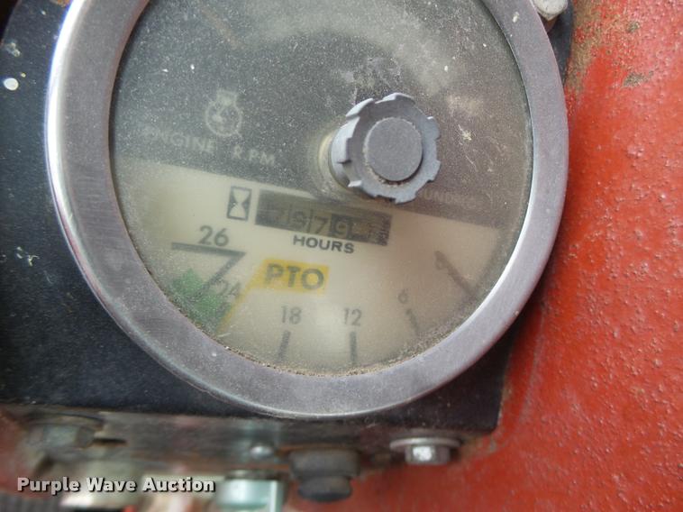 image for item DA3300 International 966 tractor