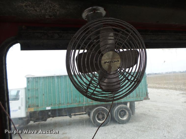 image for item DA3300 International 966 tractor