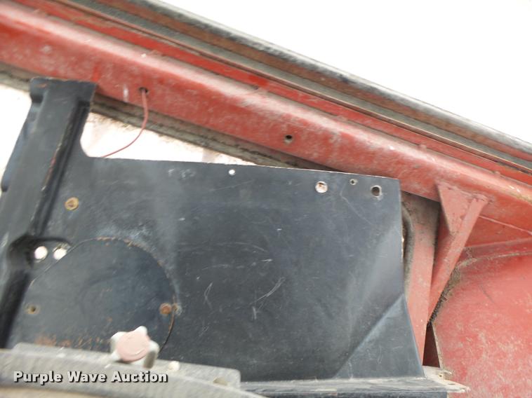 image for item DA3300 International 966 tractor