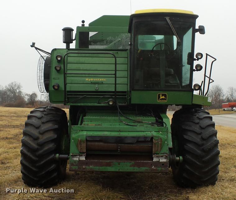image for item DA5850 1982 John Deere 7720 RWA combine