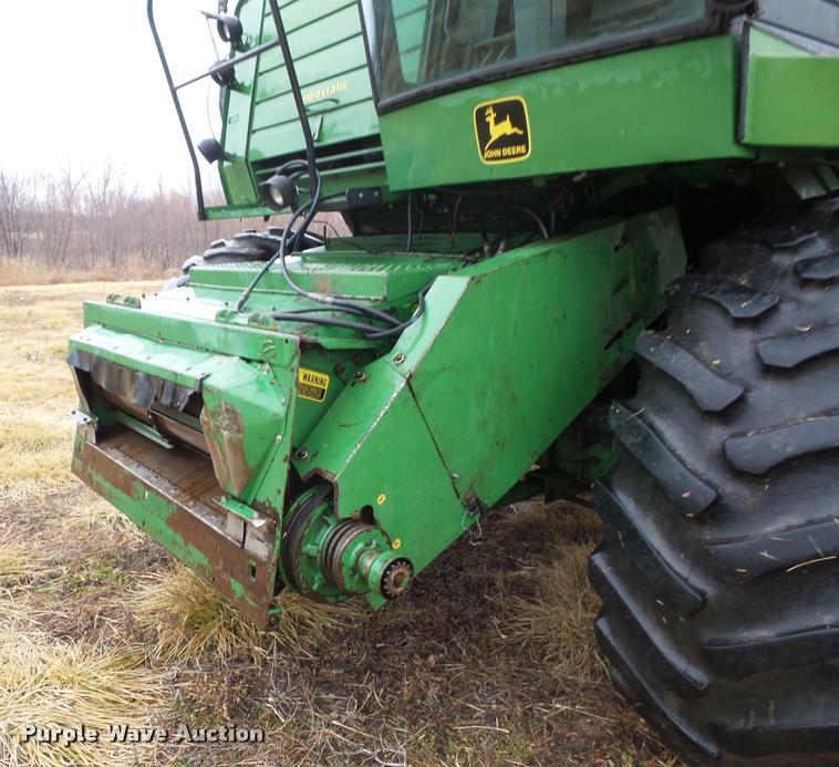 image for item DA5850 1982 John Deere 7720 RWA combine