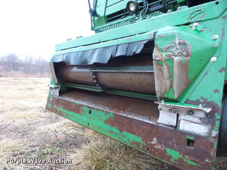 image for item DA5850 1982 John Deere 7720 RWA combine