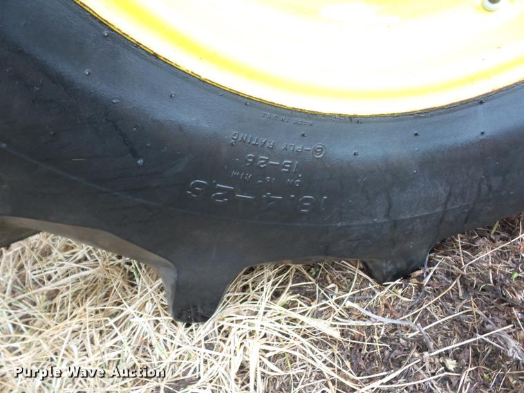 image for item DA5850 1982 John Deere 7720 RWA combine